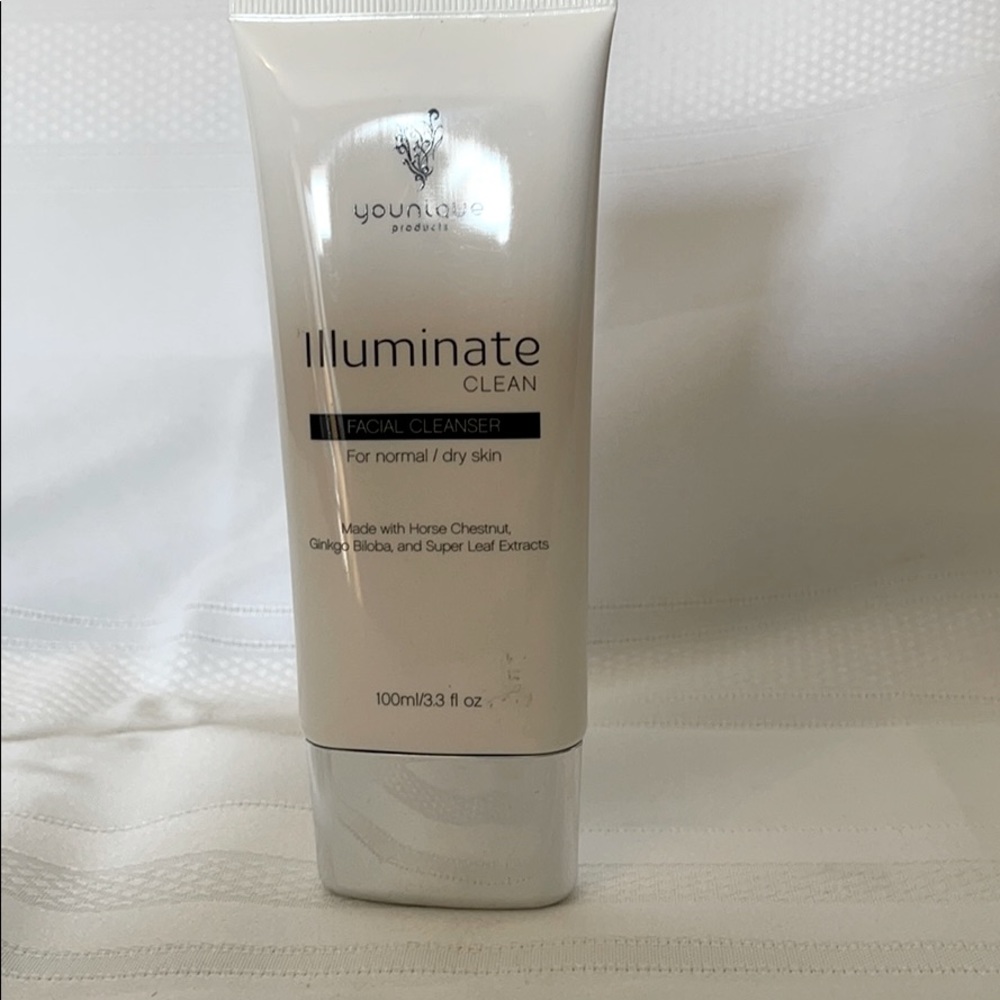 Younique illuminate facial cleanser